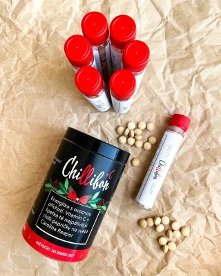 Chilli-bon. Must have letošních vánoc🎄. Vitamín C s 🔥nejpálivější chilli na světě Carolinou Reaper🌶 ve sváteční designu🎁....